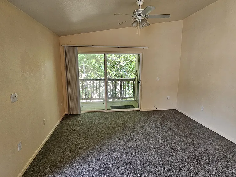 5431 S Dover St #202 — Photo 9