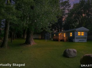 8 Cook Ter, Westbrook, CT 06498