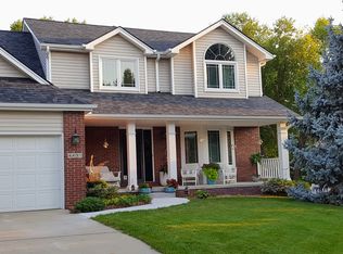 4431 Neumann Ln, Lincoln, NE 68516