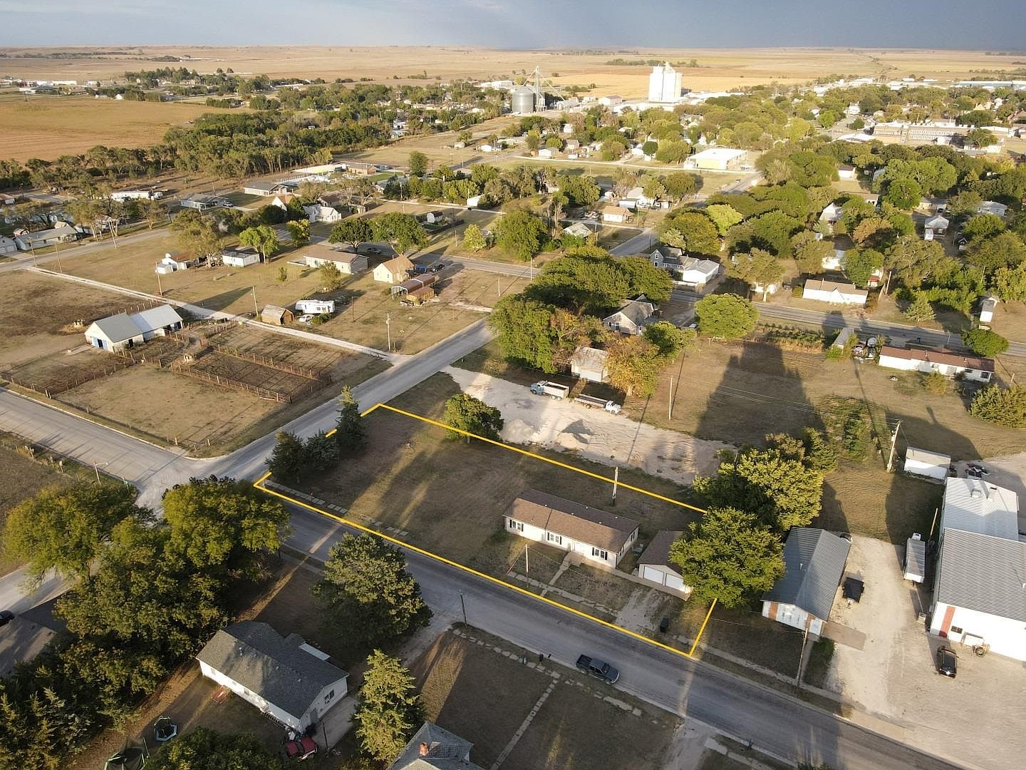 222 N 6th St, Osborne, KS 67473 Zillow