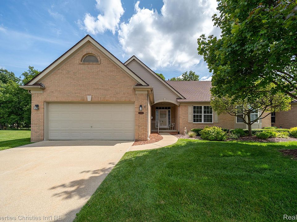 1st image of 43450 Cove Dr