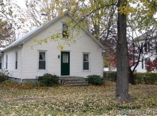 132 S Blair St, Virden, IL 62690