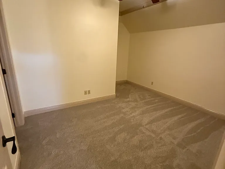4333 W 71st St S — Photo 14