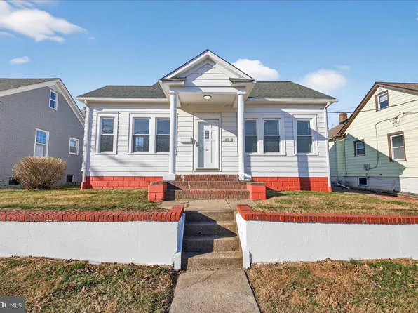 615 W 13th St, New Castle, DE 19720