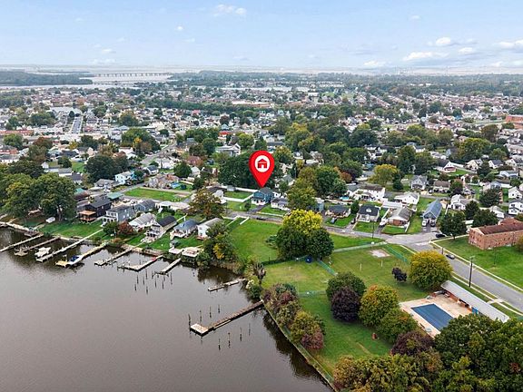 4th image of 8221 Beach Dr