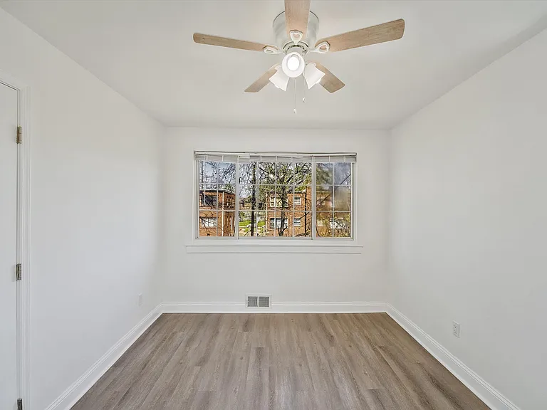 1244 Savannah Pl SE #B — Photo 8