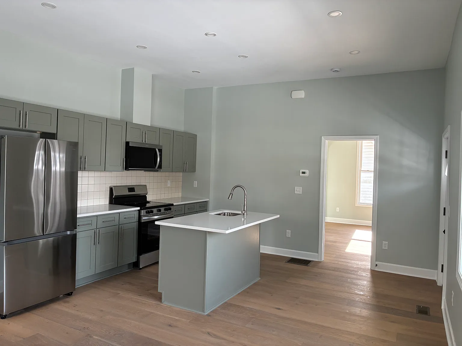 1 bed, $1,100 — Photo 2