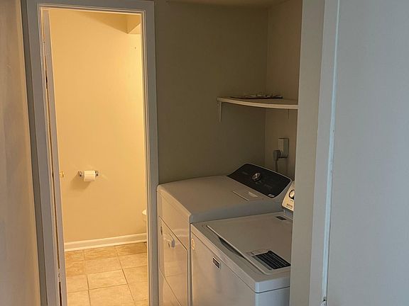 5th image of 908 Bellows Ave