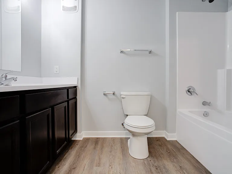 Cypress Point Apartments — Photo 31