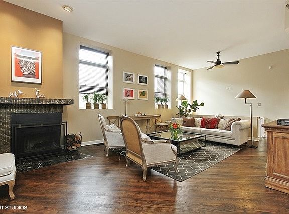 2nd image of 156 N Oak Park Ave #15