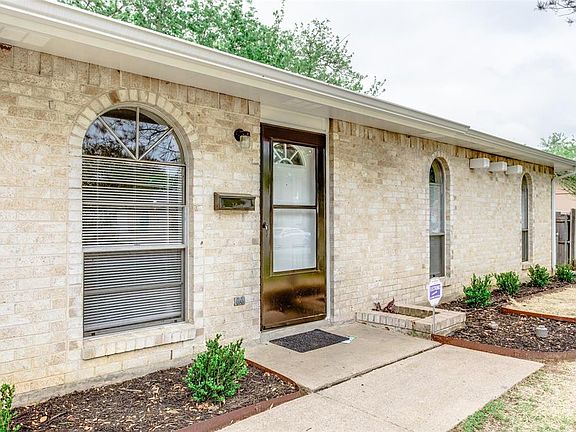 3rd image of 1108 Briarwood Dr