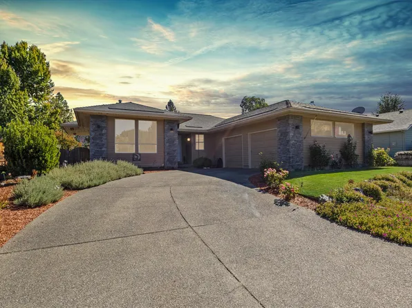 1183 Ironwood Dr, Grants Pass, OR 97526