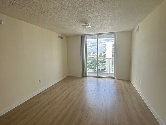 3rd image of 229 NE 26th Ter #B4