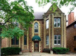 318 S Hanley Rd APT 2S, Saint Louis, MO 63105