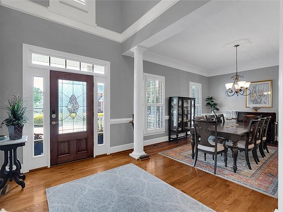 3rd image of 140 Parkside Dr