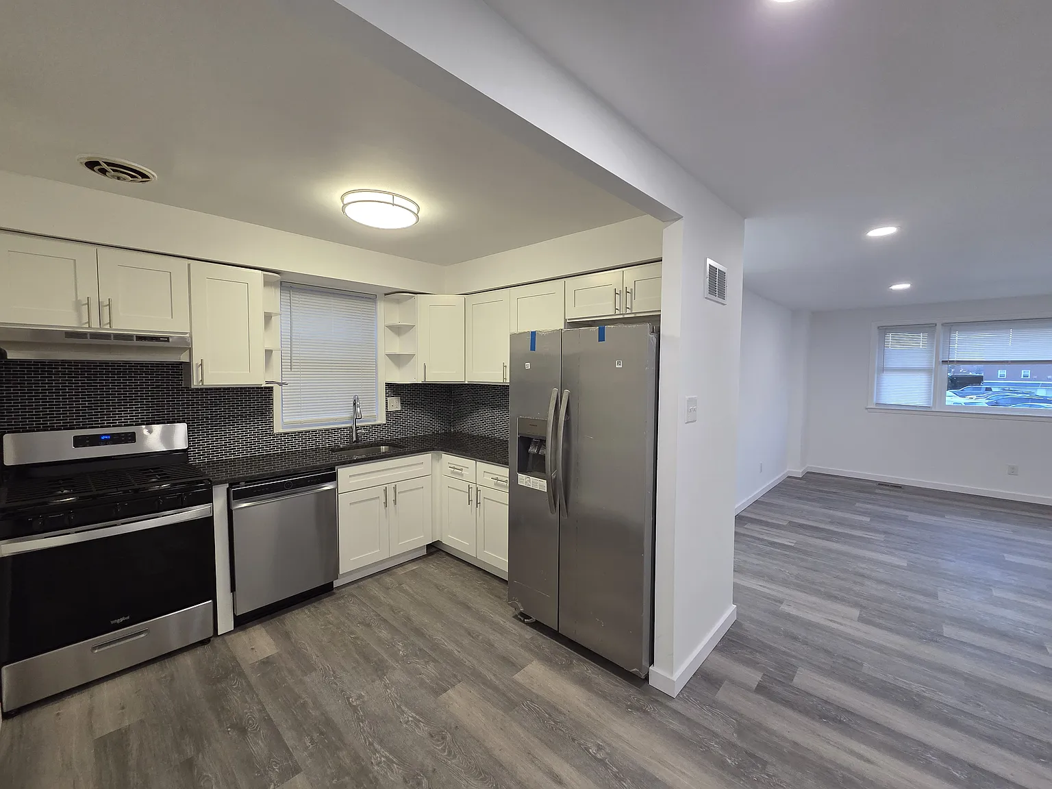 2 bed, 980 sqft, $2,025 — Photo 1