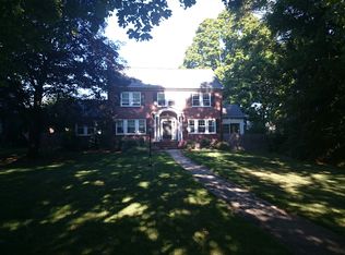 437 W Roxbury Pkwy, West Roxbury, MA 02132