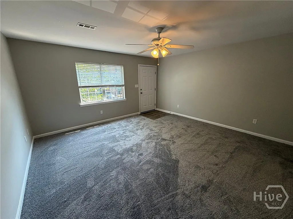 4 bed, 2.0 bath, 1536 sqft, $1,800 — Photo 3