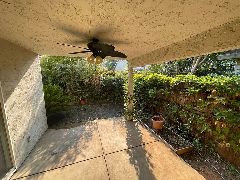 66 N Valley Ct — Photo 13