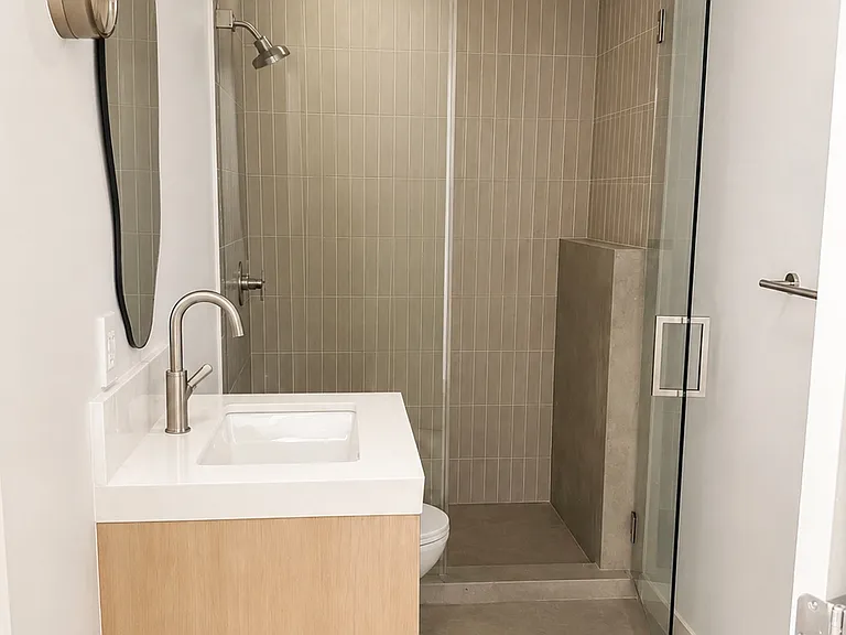 6500 Hayvenhurst Ave #6502 — Photo 5