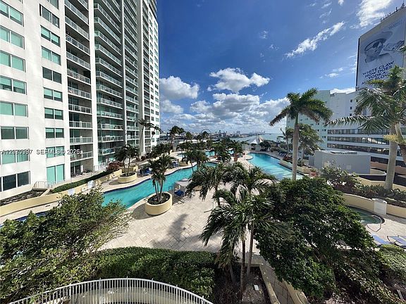 3rd image of 244 Biscayne Blvd APT 3106