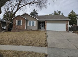 2210 Philadelphia Dr, Lincoln, NE 68521