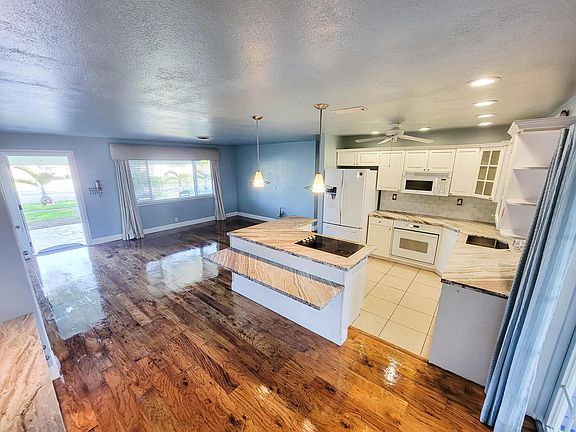 2nd image of 1213 S Deerfield Avenue