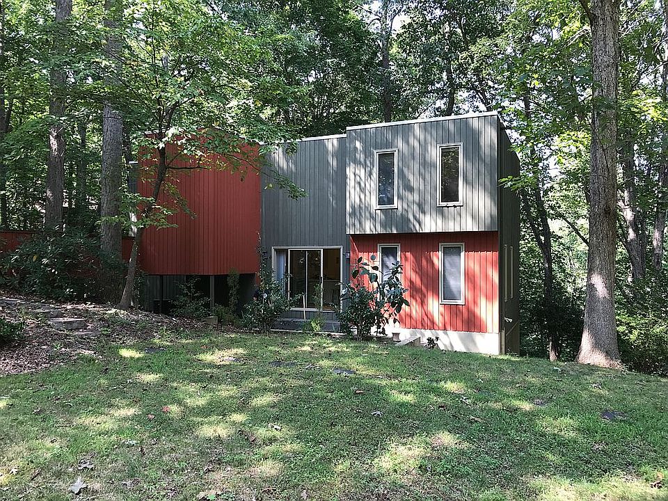 1st image of 628 Kensington Dr