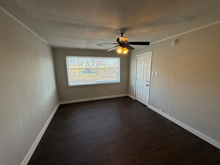 210 Highview Ave — Photo 13