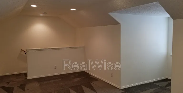 16139 Park Dr — Photo 5