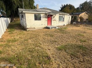 512 N 4th St, Sunnyside, WA 98944
