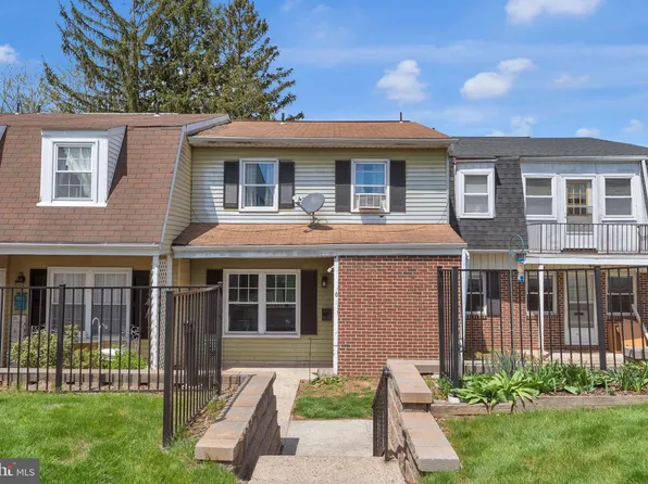 6 Reliance Ct, Telford, PA 18969