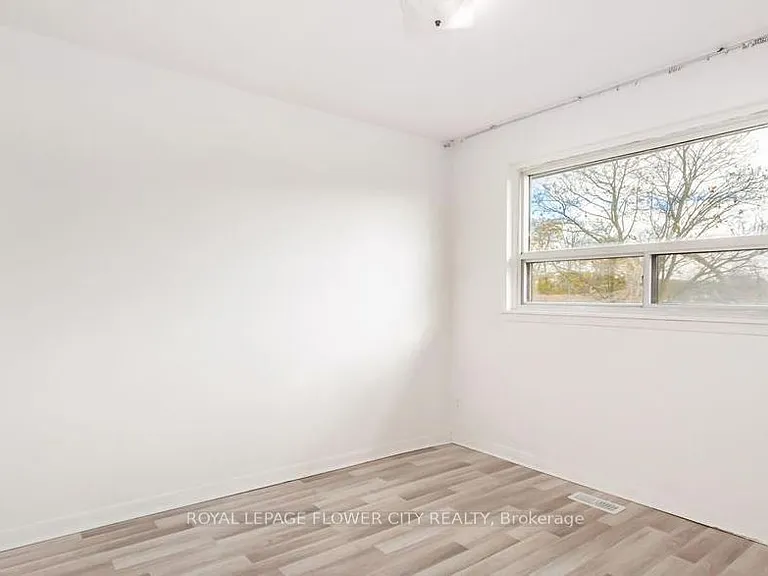 3 Clayhall Cres — Photo 22