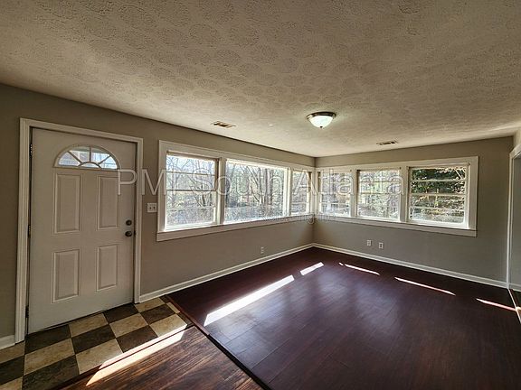5th image of 1459 Stockbridge Rd Unit B