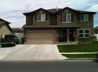 866 W Cambridge Dr, North Salt Lake, UT 84054