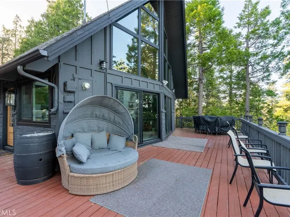 553 Pioneer Rd, Lake Arrowhead, CA 92352