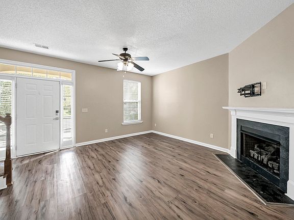 2nd image of 105 Tuscany Ct