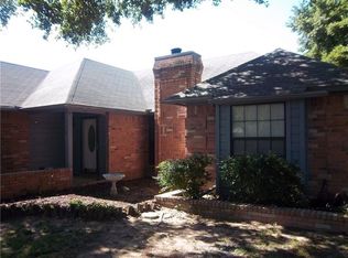 216 Timber Creek Dr, Burleson, TX 76028