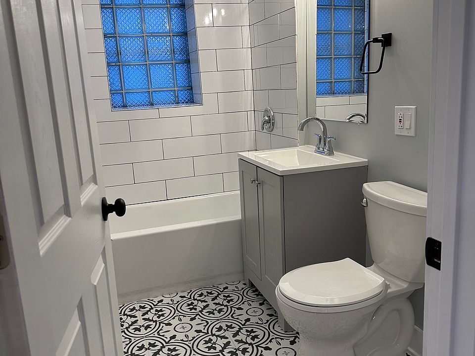 2nd image of 2935 N Lawndale Ave #1B