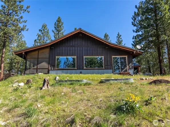 21 Twin Lakes Drive, Winthrop, WA 98862