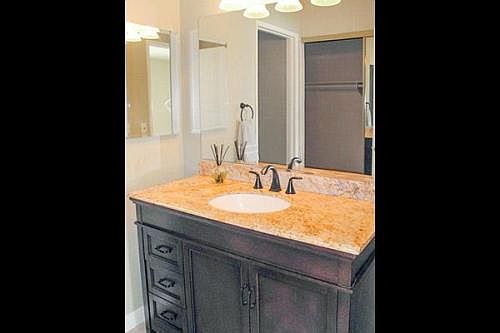 2nd image of 5457 Hermitage Ave APT 103