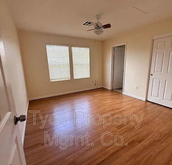 2709 Apricot Ct — Photo 11