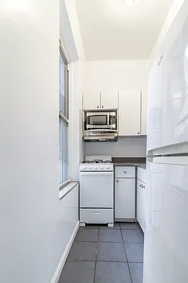 Rented by Compass | media 7