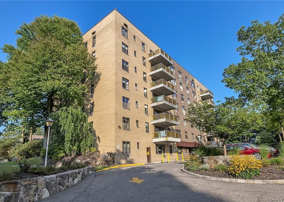 1st image of 25 Stewart Pl APT 318