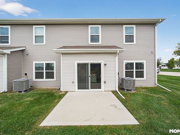 3rd image of 912 Maywood Ln