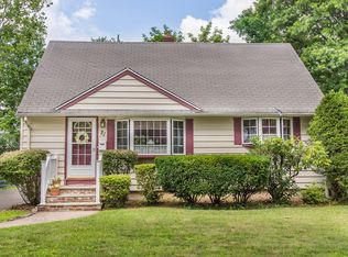 21 Riverview Cir, Little Falls, NJ 07424