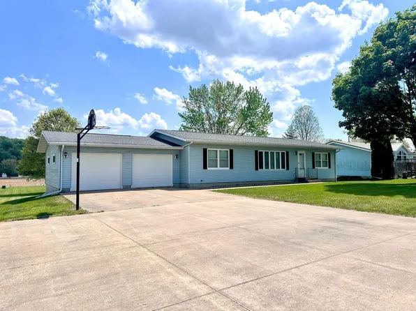 37178 Sand Burr Lane, Prairie Du Chien, WI 53821
