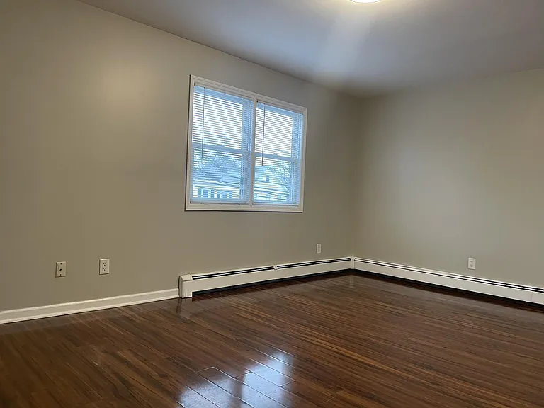 62 Broughton Ave #2 — Photo 5
