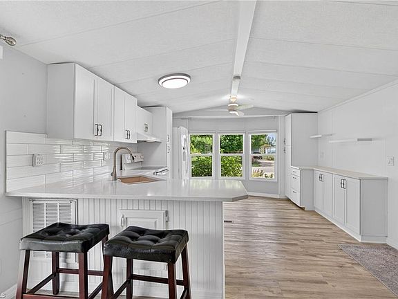 5th image of 221 Grassy Key LN