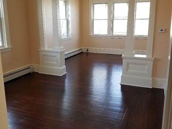 3rd image of 21 Bancroft St Floor 2
